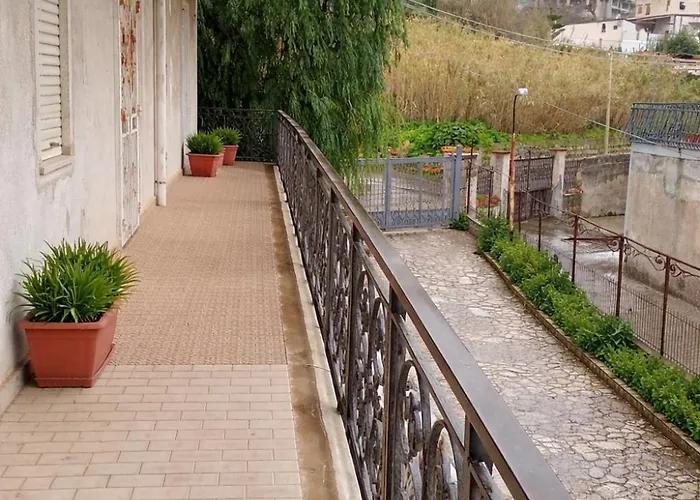Appartement Charming Near Palermo Monreale